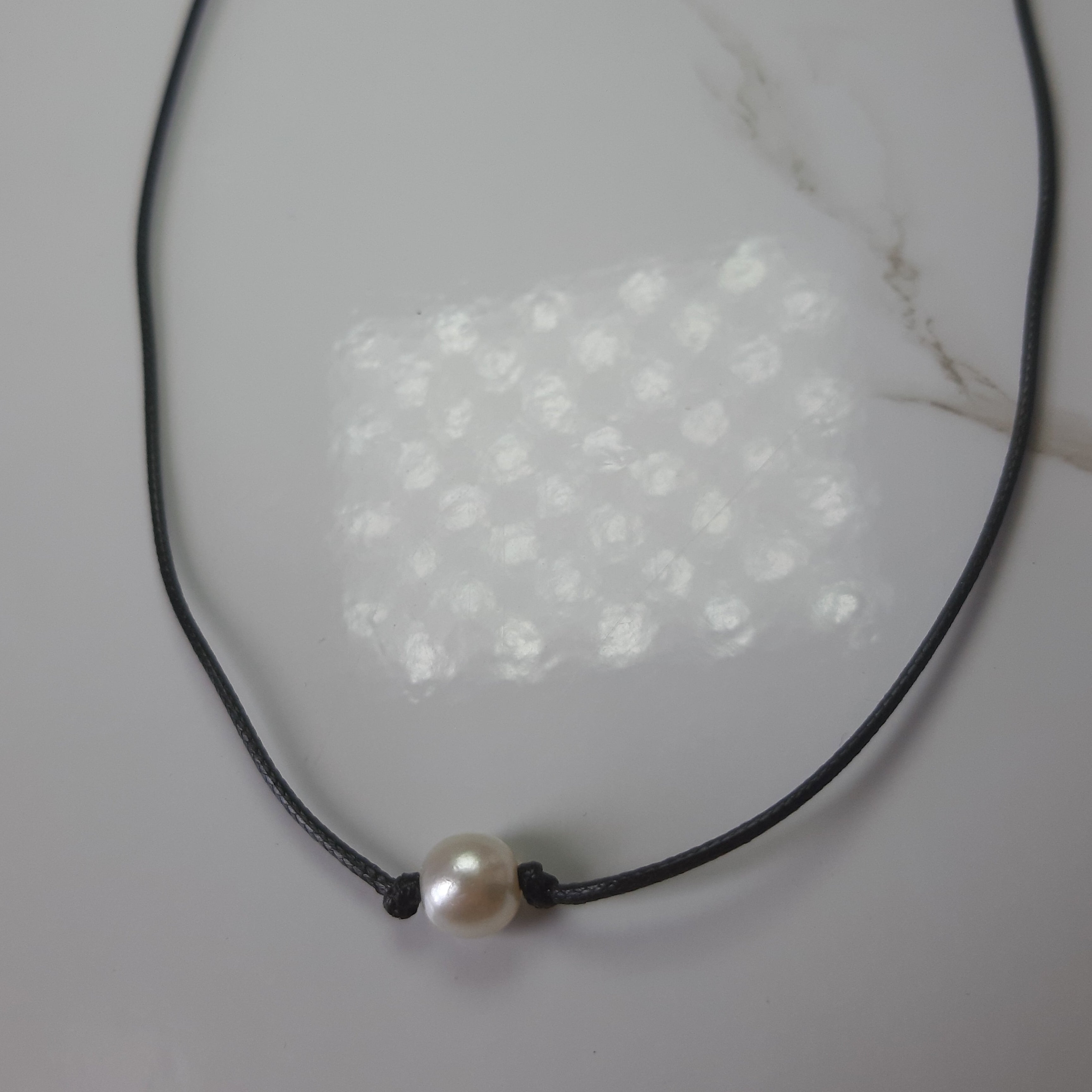 One Pearl Choker