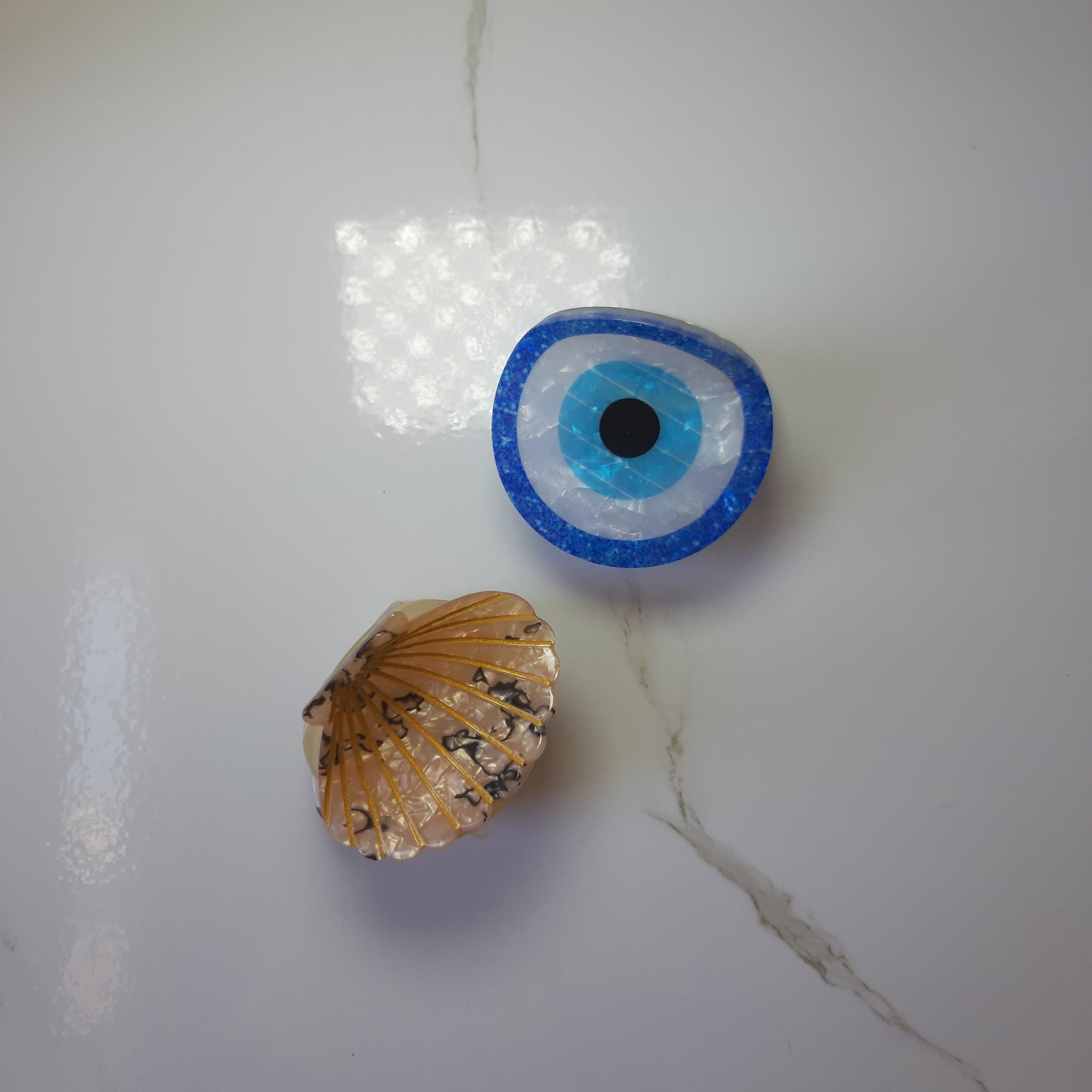 Shell Hair Clip